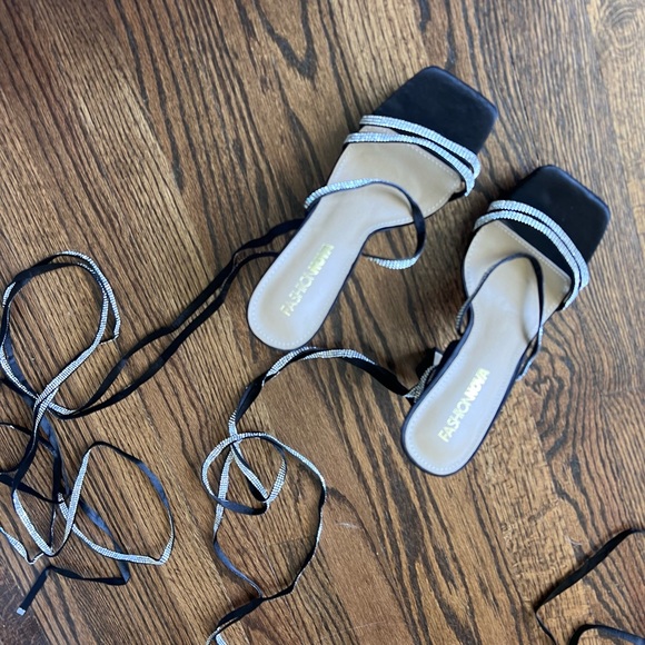 Fashion Nova Black Tie Up Heels size 7.5, euphoria vibes - Picture 7 of 7